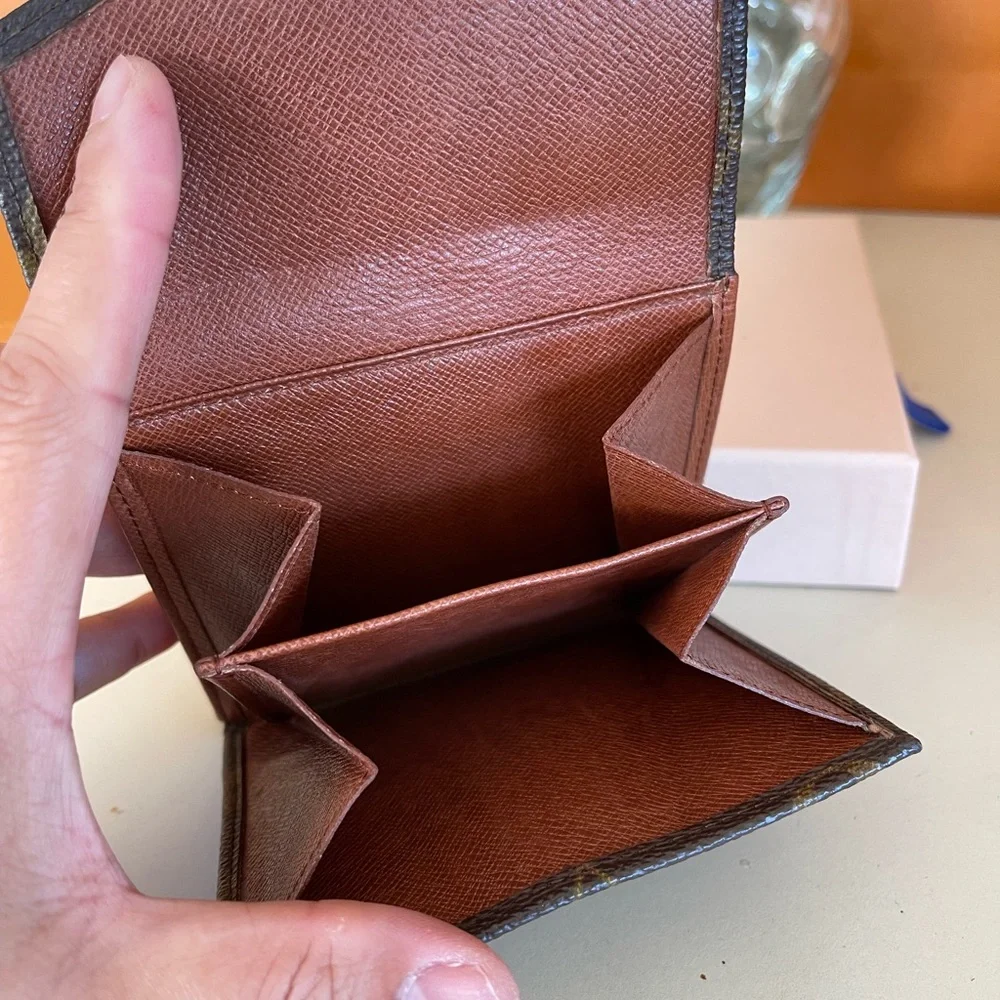 Authentic Louis Vuitton bifold vintage wallet👜🧳💼👜👜👜👜
